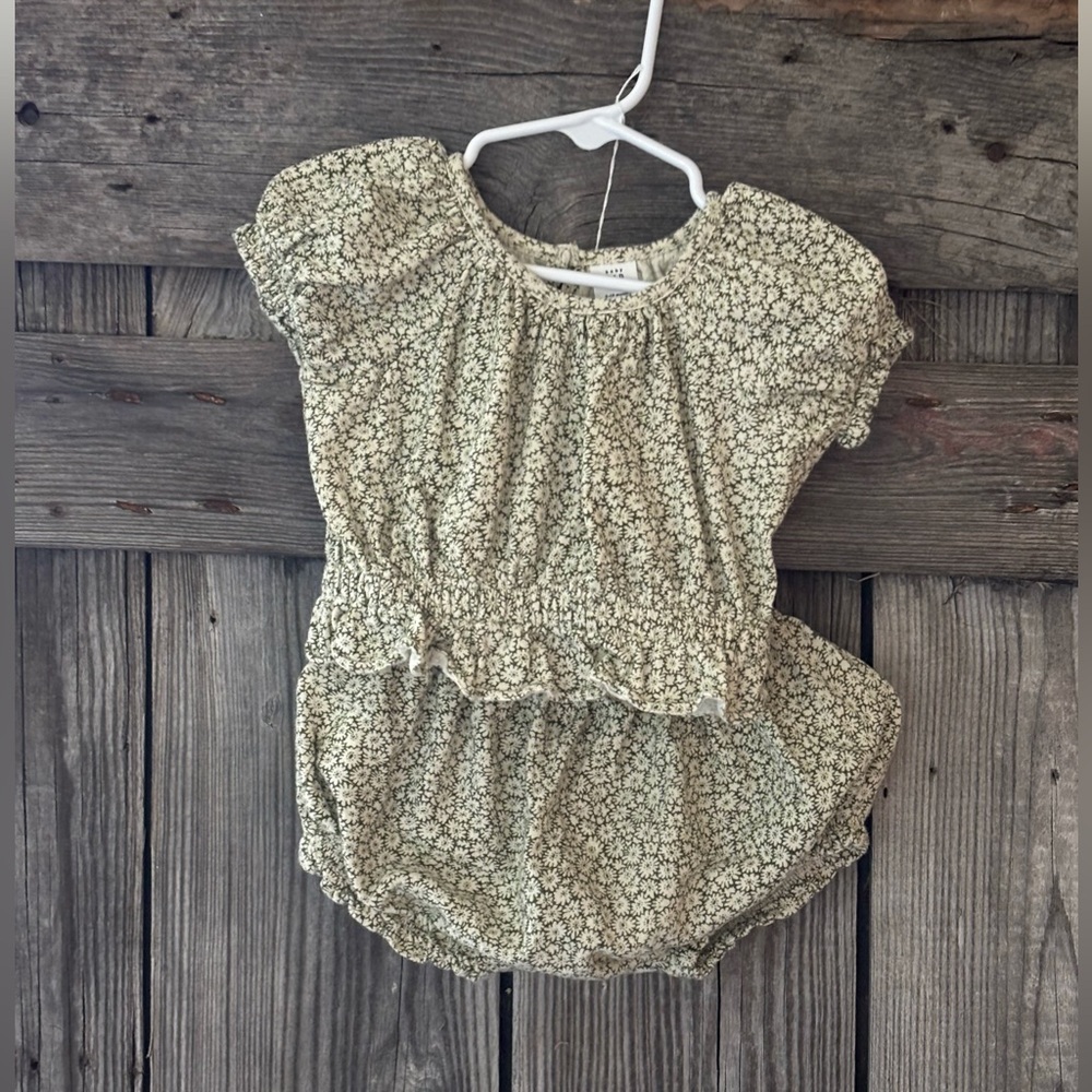 Baby Gap floral outfit